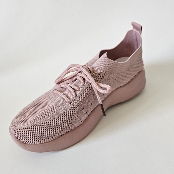 Women's Pink Knit Sneakers Size 39 - Picture 1 of 4
